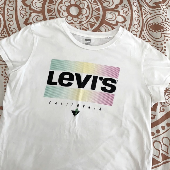 Levi’s Tee - Picture 1 of 1